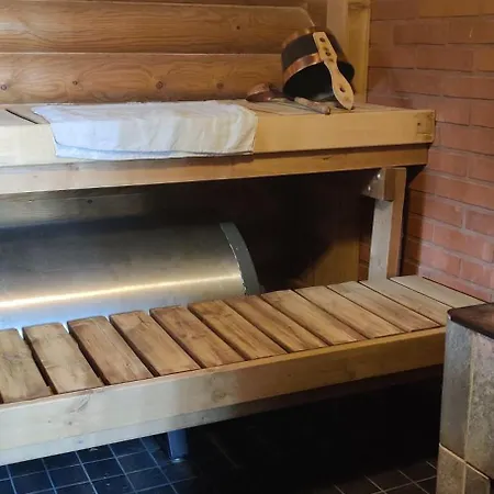 Rauhallinen Moekki Lammen Rannalla * Raitamäki